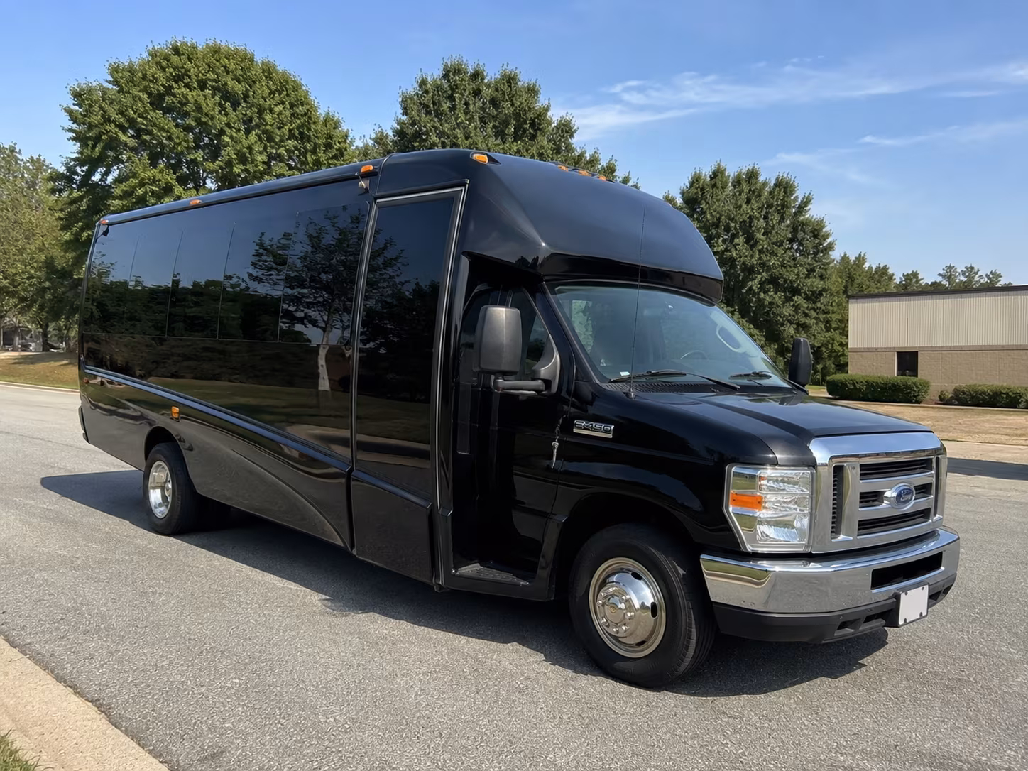 corporate airport transfer buses to reno tahoe international airport rno