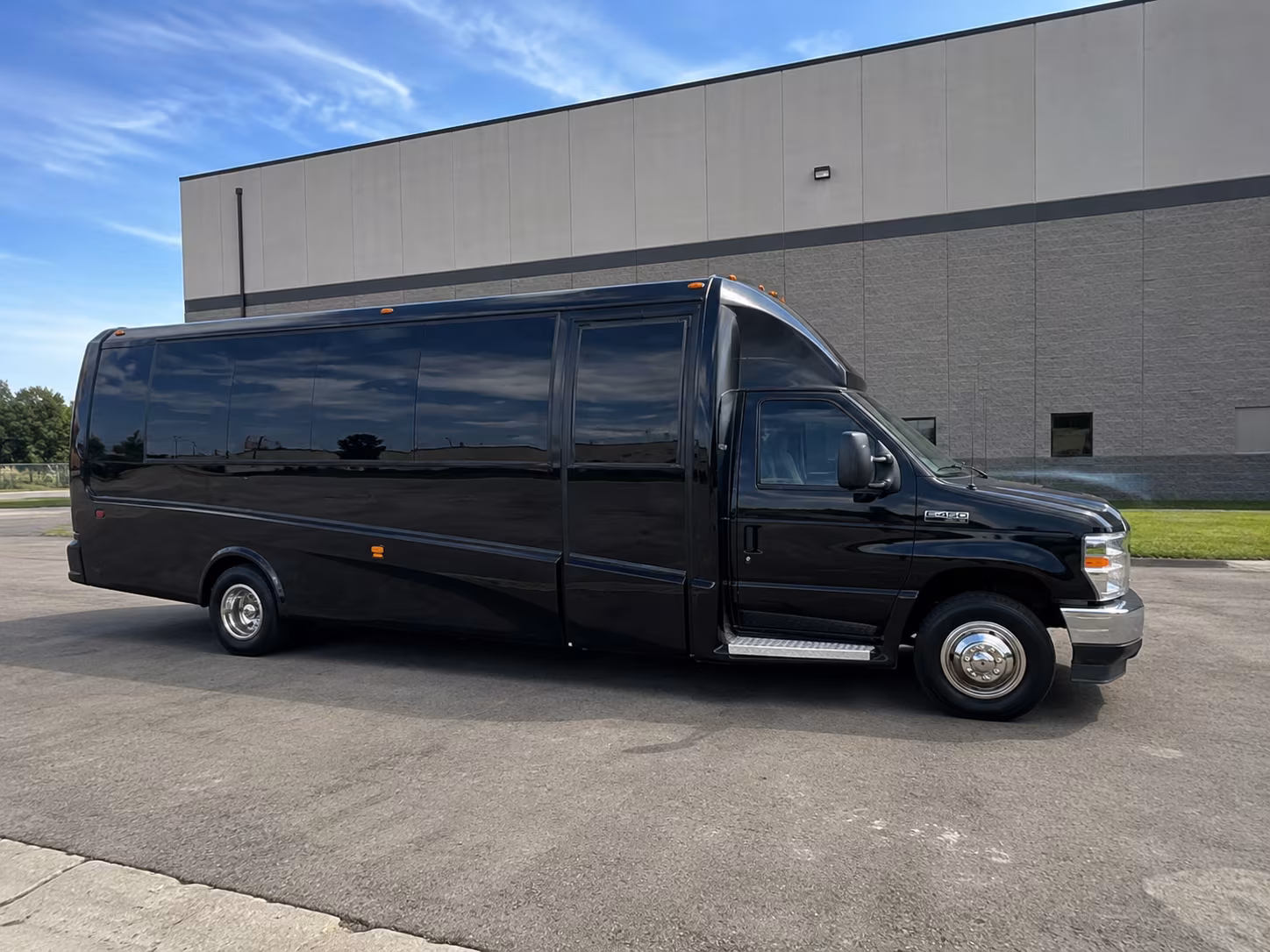 sparks hotel to venue shuttle buses for corporate events and meetings